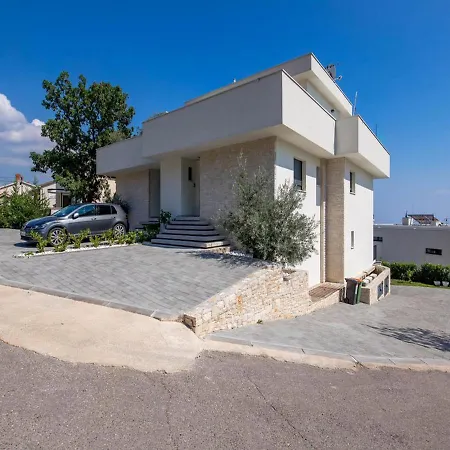 Subin Villa Abbázia